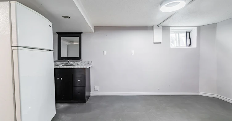 2935 St Clair Avenue E, Toronto, ON, M4B 1N9 - 22