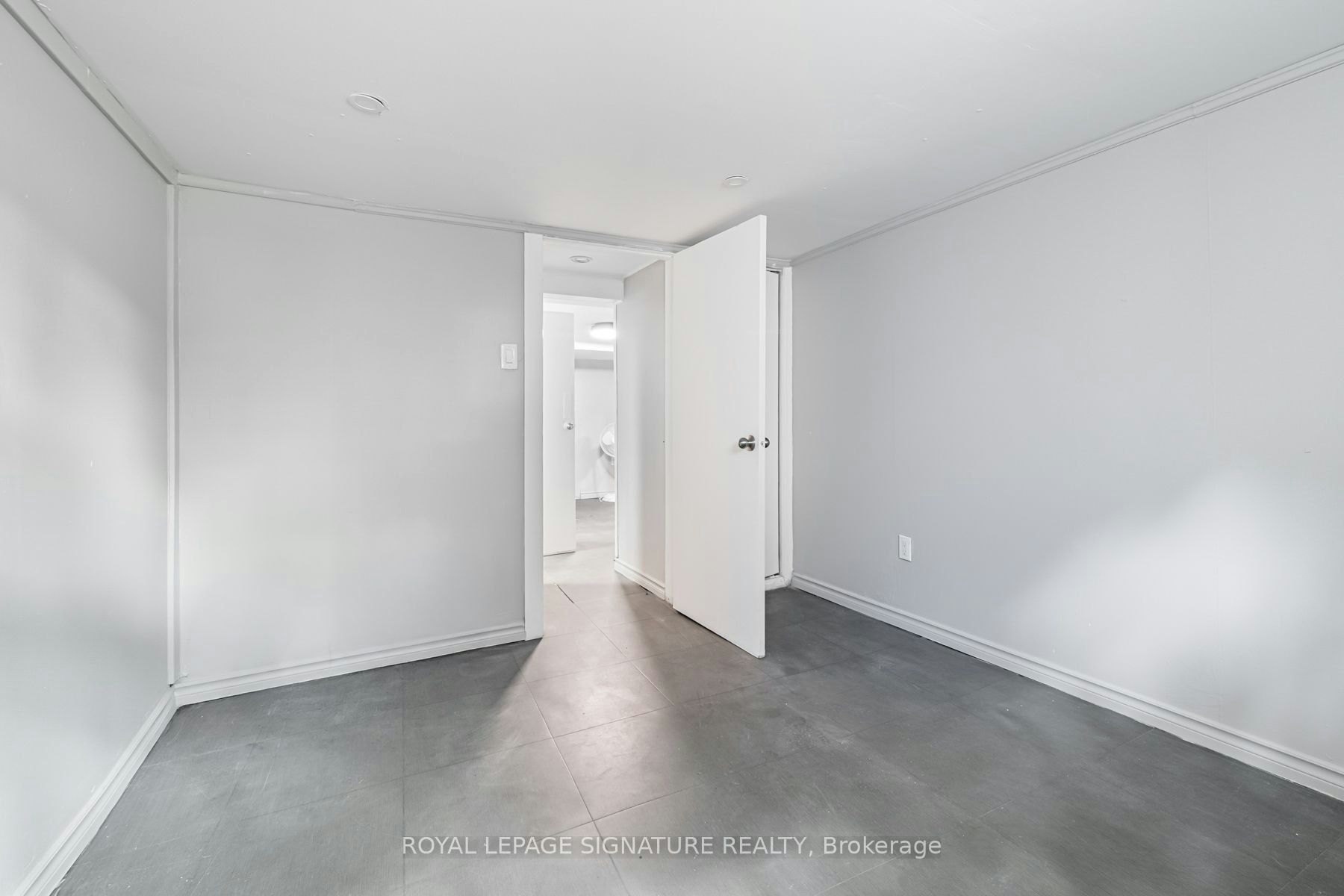 2935 St Clair Avenue E, Toronto, ON, M4B 1N9 - 28
