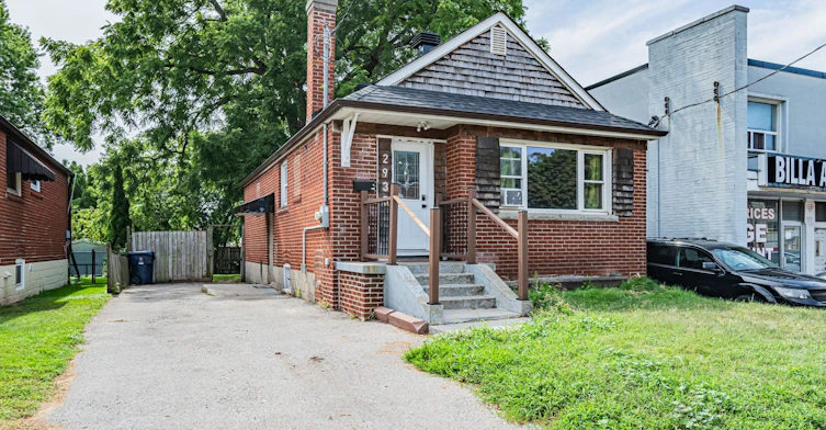 2935 St Clair Avenue E, Toronto, ON, M4B 1N9 - 2