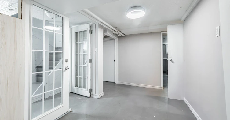 2935 St Clair Avenue E, Toronto, ON, M4B 1N9 - 21