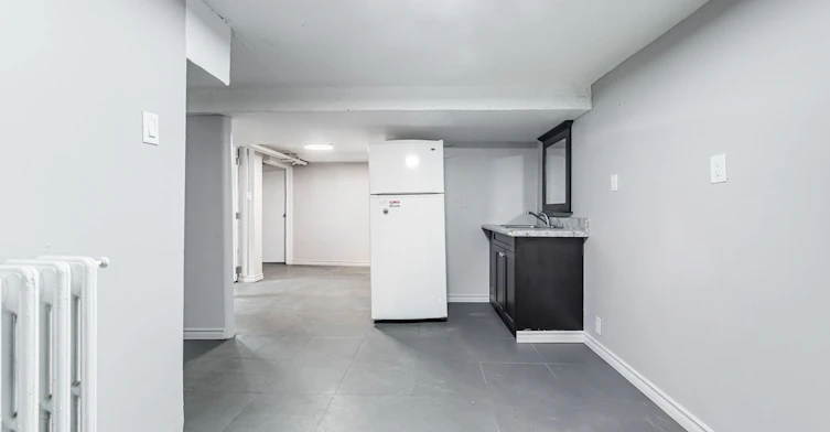 2935 St Clair Avenue E, Toronto, ON, M4B 1N9 - 25