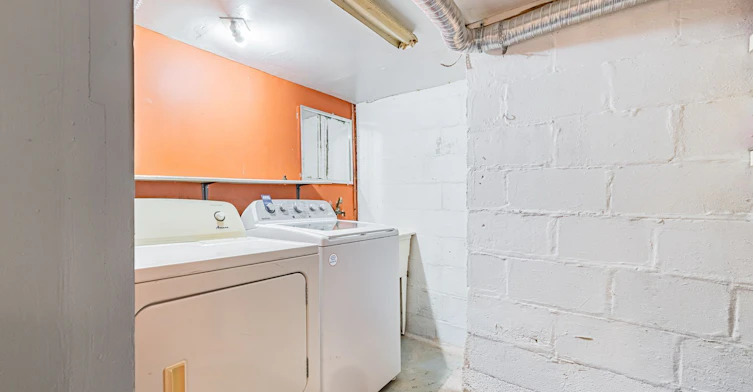2935 St Clair Avenue E, Toronto, ON, M4B 1N9 - 19