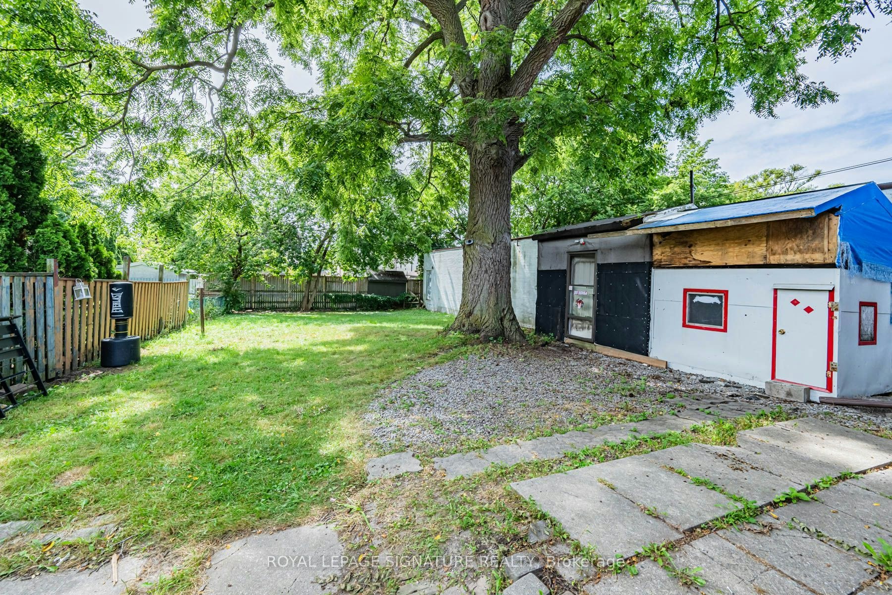 2935 St Clair Avenue E, Toronto, ON, M4B 1N9 - 32