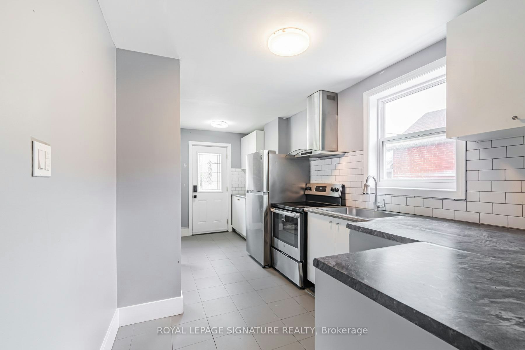 2935 St Clair Avenue E, Toronto, ON, M4B 1N9 - 9