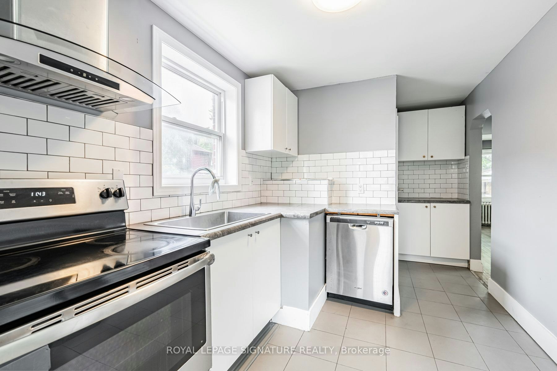 2935 St Clair Avenue E, Toronto, ON, M4B 1N9 - 8