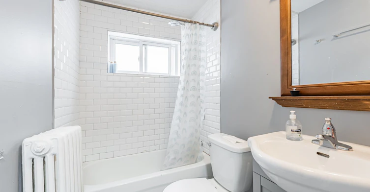 2935 St Clair Avenue E, Toronto, ON, M4B 1N9 - 11