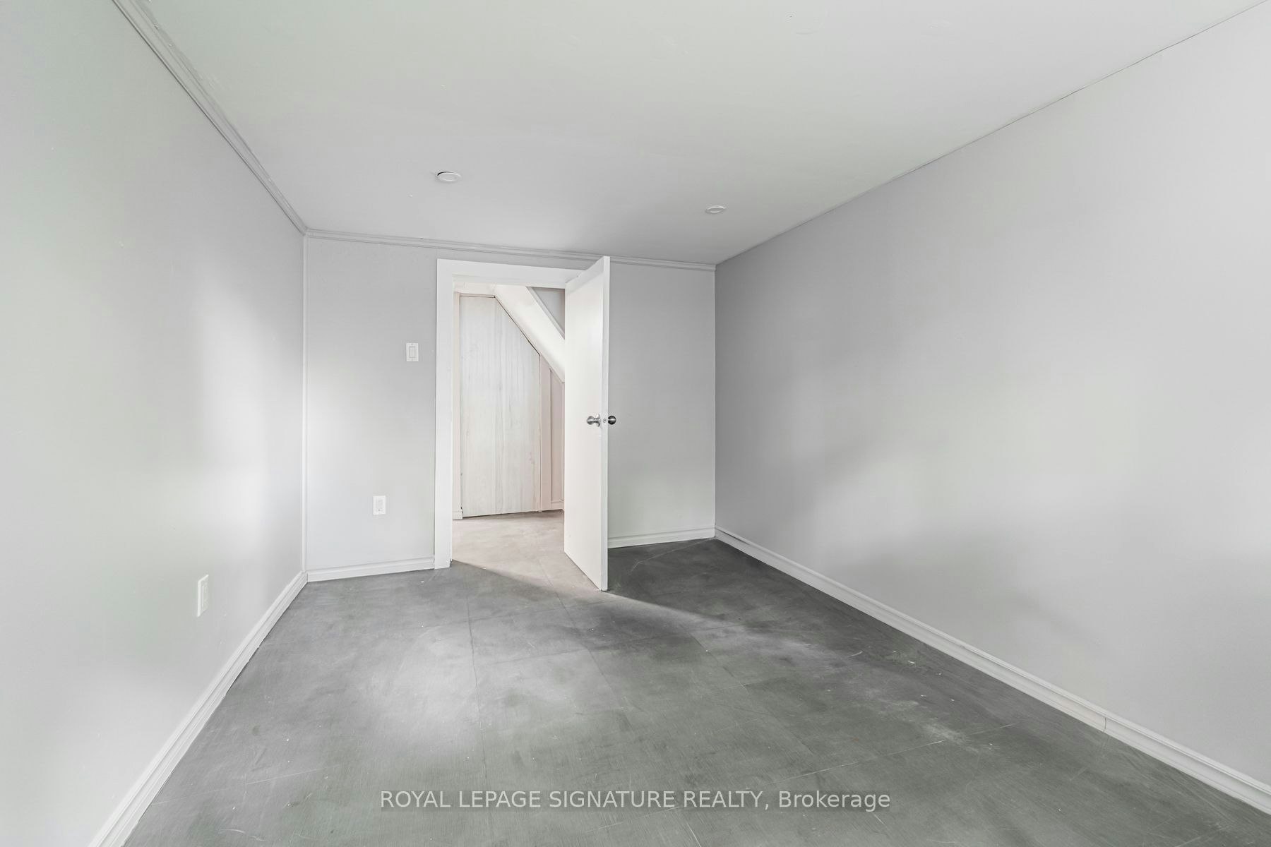 2935 St Clair Avenue E, Toronto, ON, M4B 1N9 - 30
