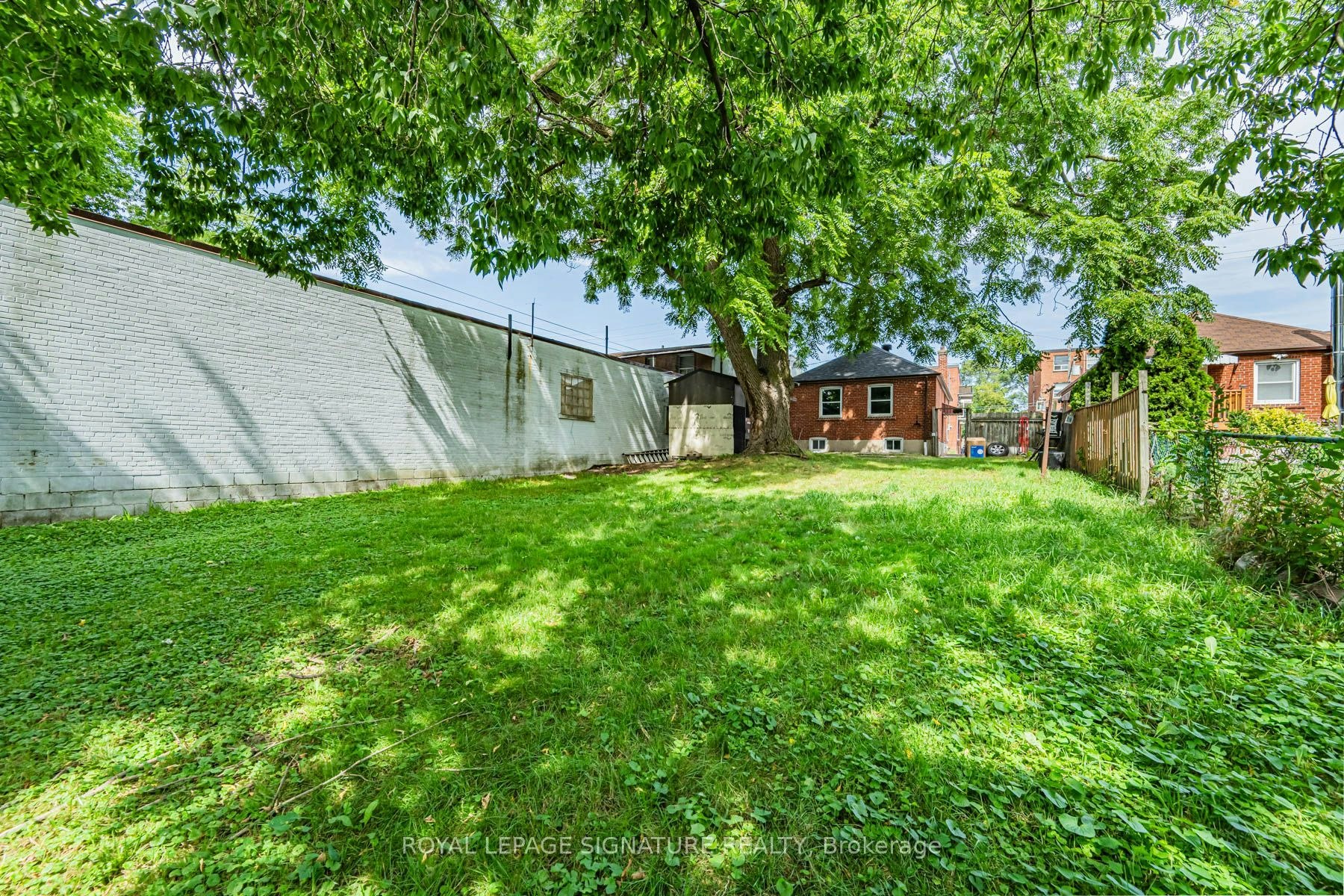 2935 St Clair Avenue E, Toronto, ON, M4B 1N9 - 37
