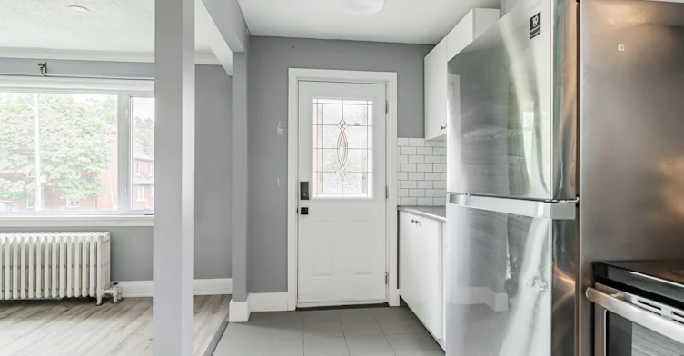 2935 St Clair Avenue E, Toronto, ON, M4B 1N9 - 3