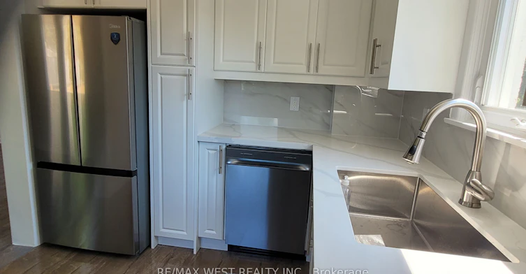 Upper-65 Clapperton Avenue, Toronto, ON, M1L 4K7 - 3