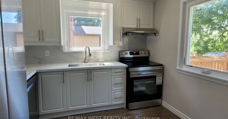 Upper-65 Clapperton Avenue, Toronto, ON, M1L 4K7 - 2