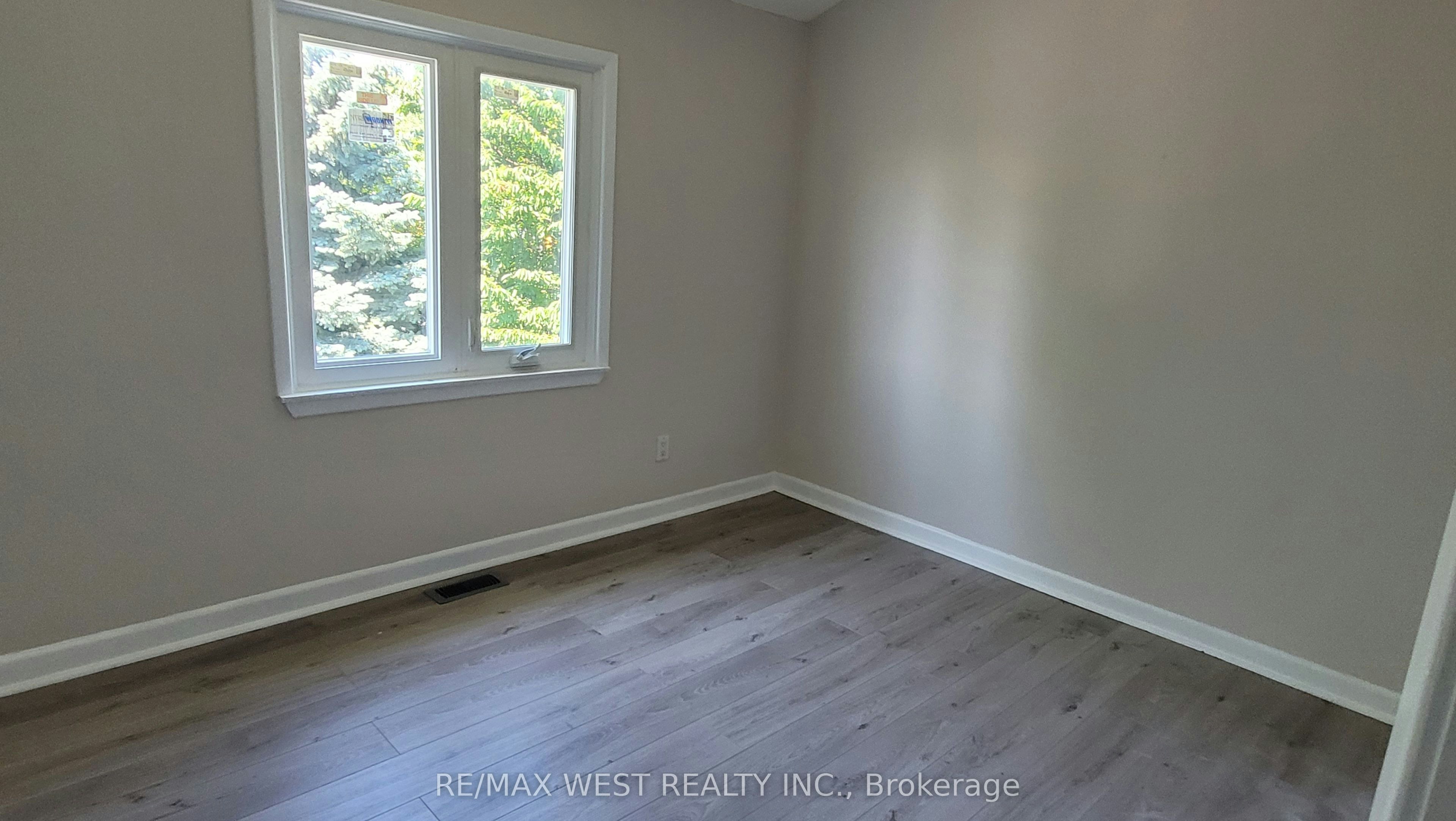 Upper-65 Clapperton Avenue, Toronto, ON, M1L 4K7 - 7