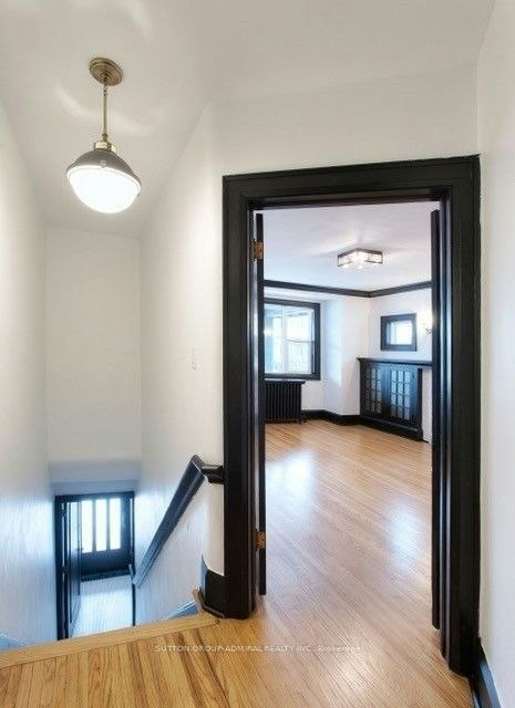 Upper-51 Wineva Avenue, Toronto, ON, M4E 2T1 - 2