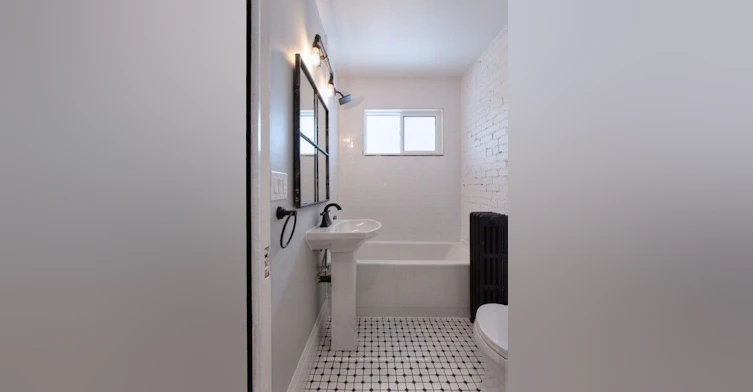 Upper-51 Wineva Avenue, Toronto, ON, M4E 2T1 - 8