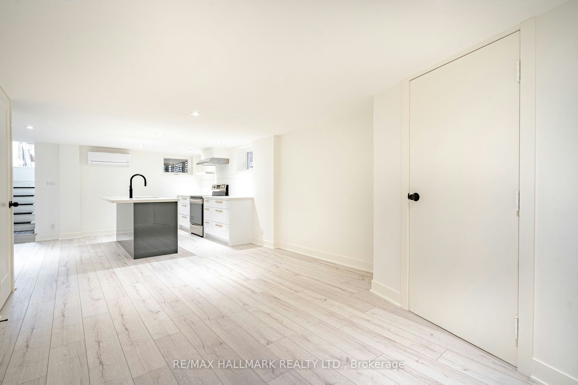 Lower-138 Milverton Boulevard, Toronto, ON, M4J 1V1 - 6