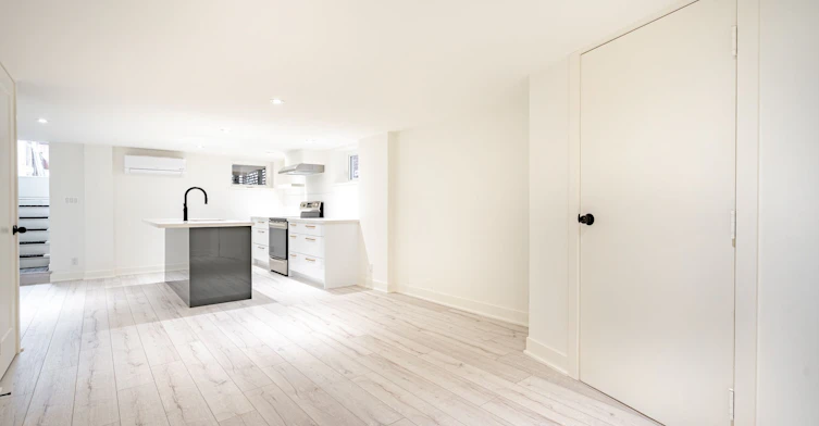Lower-138 Milverton Boulevard, Toronto, ON, M4J 1V1 - 6