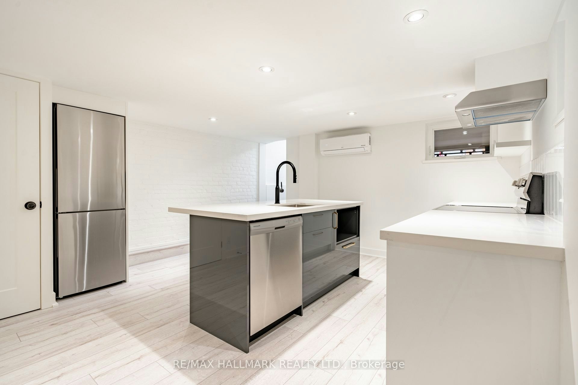 Lower-138 Milverton Boulevard, Toronto, ON, M4J 1V1 - 4