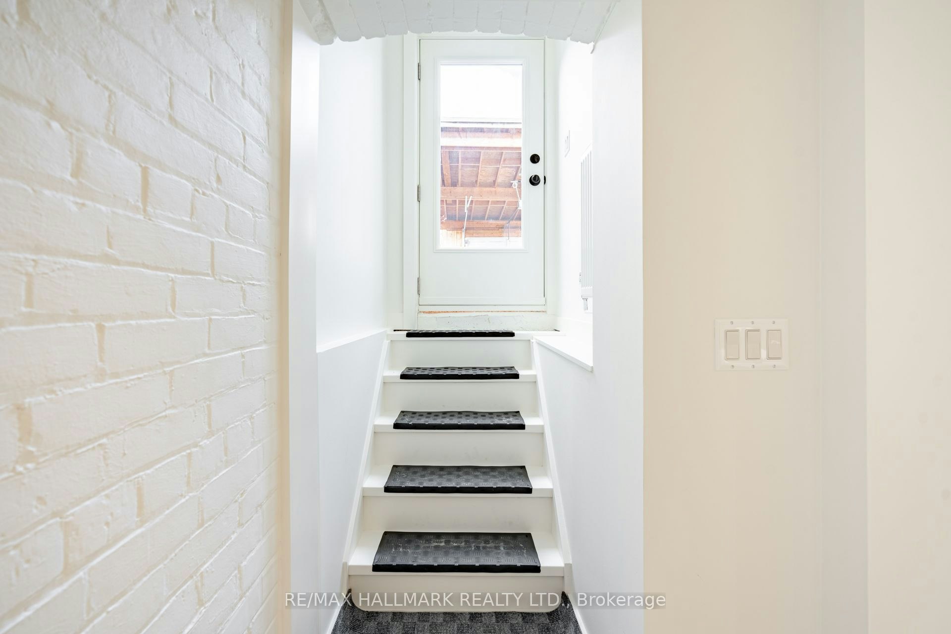 Lower-138 Milverton Boulevard, Toronto, ON, M4J 1V1 - 2