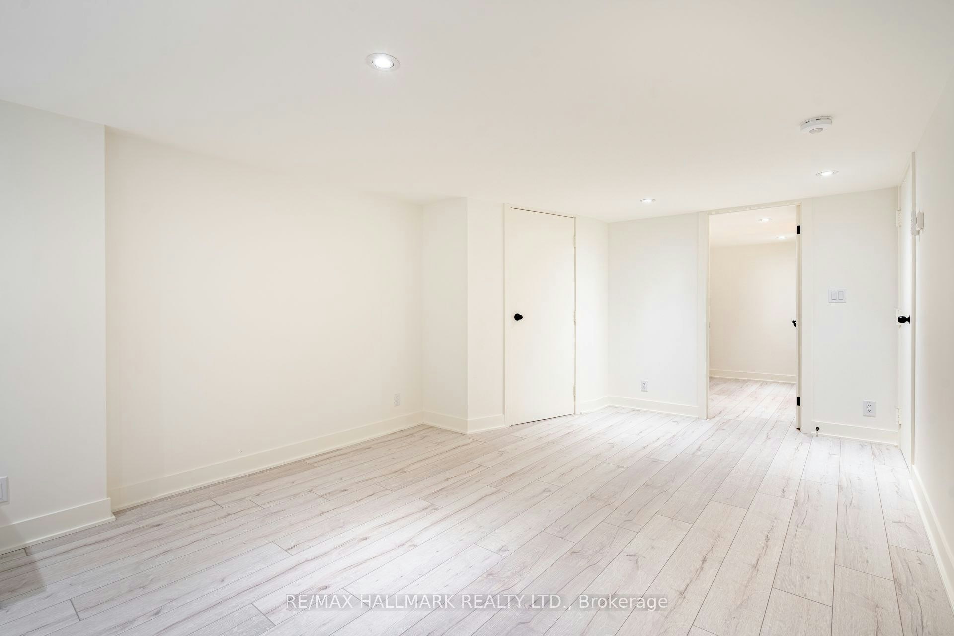 Lower-138 Milverton Boulevard, Toronto, ON, M4J 1V1 - 9