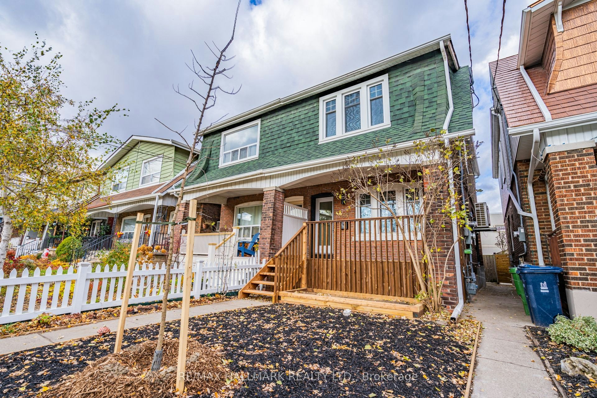 Lower-138 Milverton Boulevard, Toronto, ON, M4J 1V1