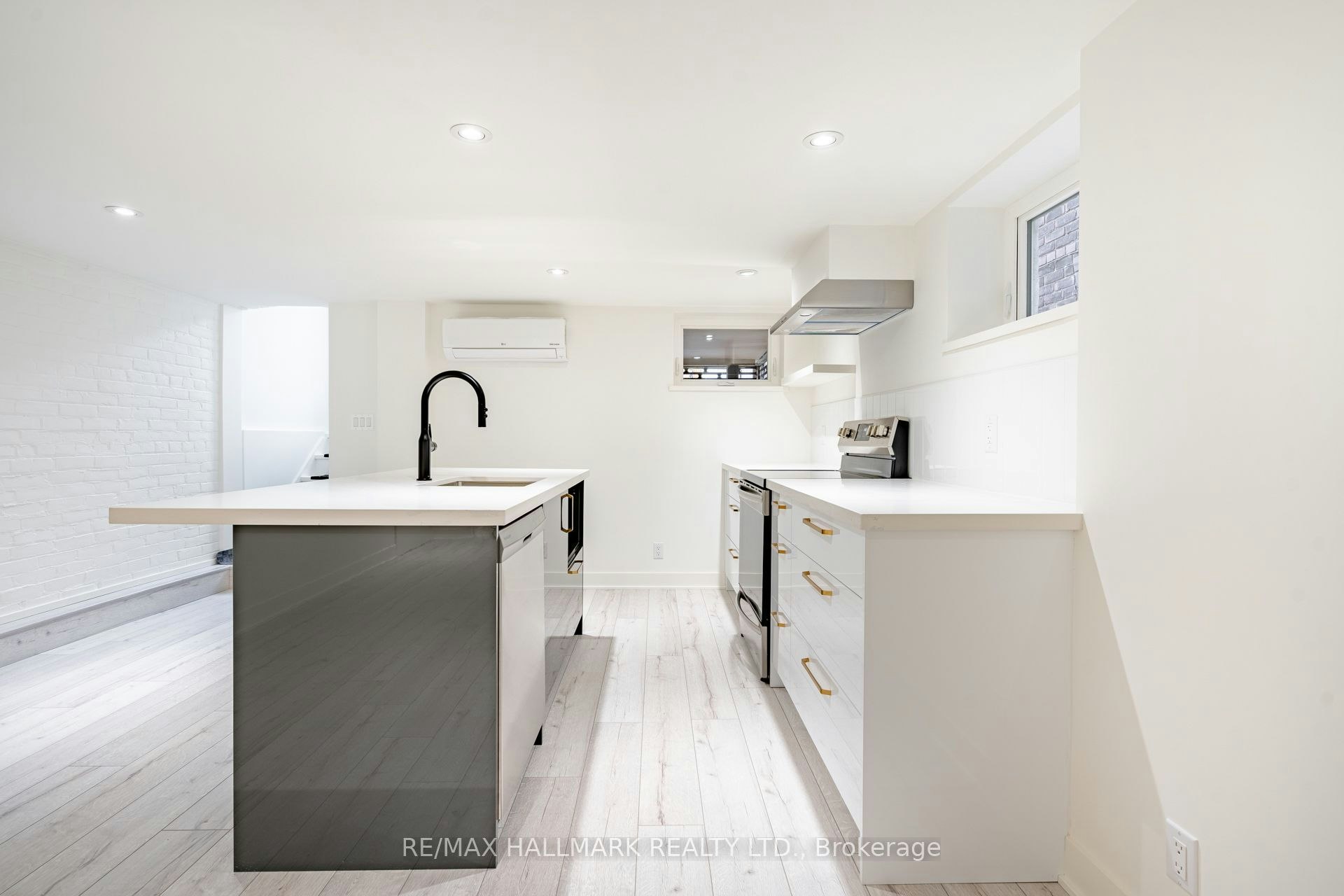 Lower-138 Milverton Boulevard, Toronto, ON, M4J 1V1 - 3