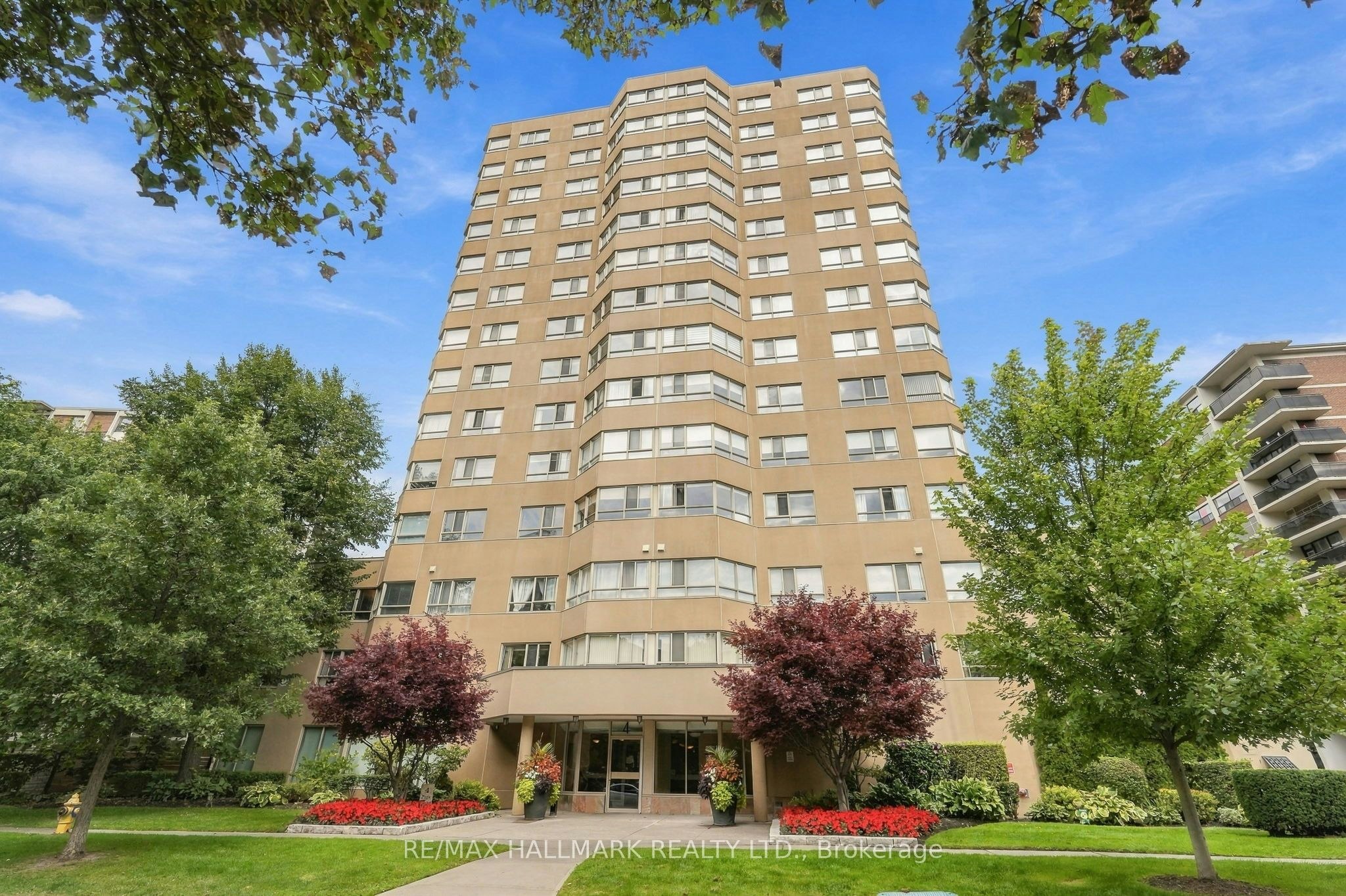 303-4 Park Vista N/A, Toronto, ON, M4B 3M8