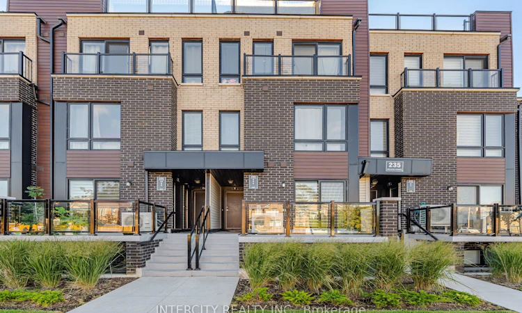 4-235 Mclevin Avenue