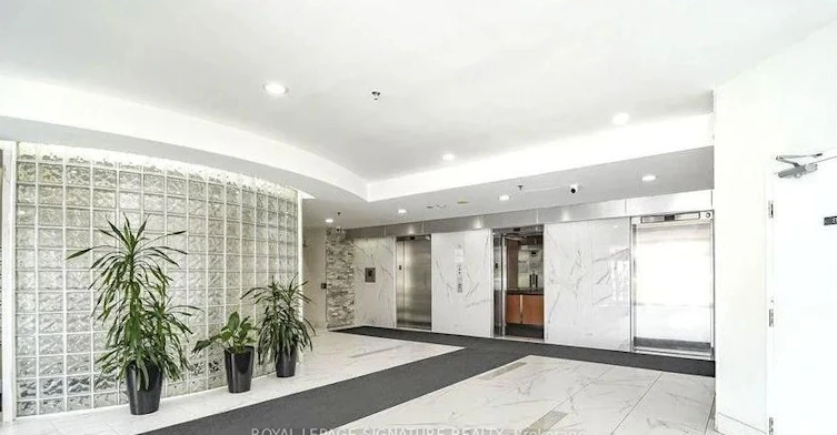 618-2550 Lawrence Avenue E, Toronto, ON, M1P 2R7 - 3