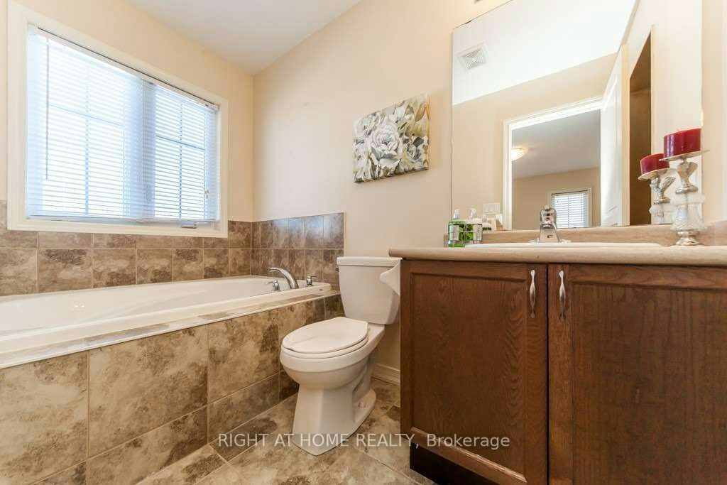 37 Comfort Way, Whitby, ON, L1N 0K5 - 15