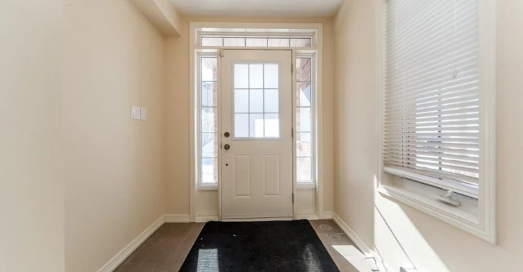 37 Comfort Way, Whitby, ON, L1N 0K5 - 2