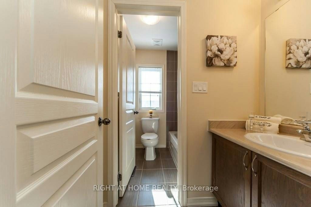 37 Comfort Way, Whitby, ON, L1N 0K5 - 17