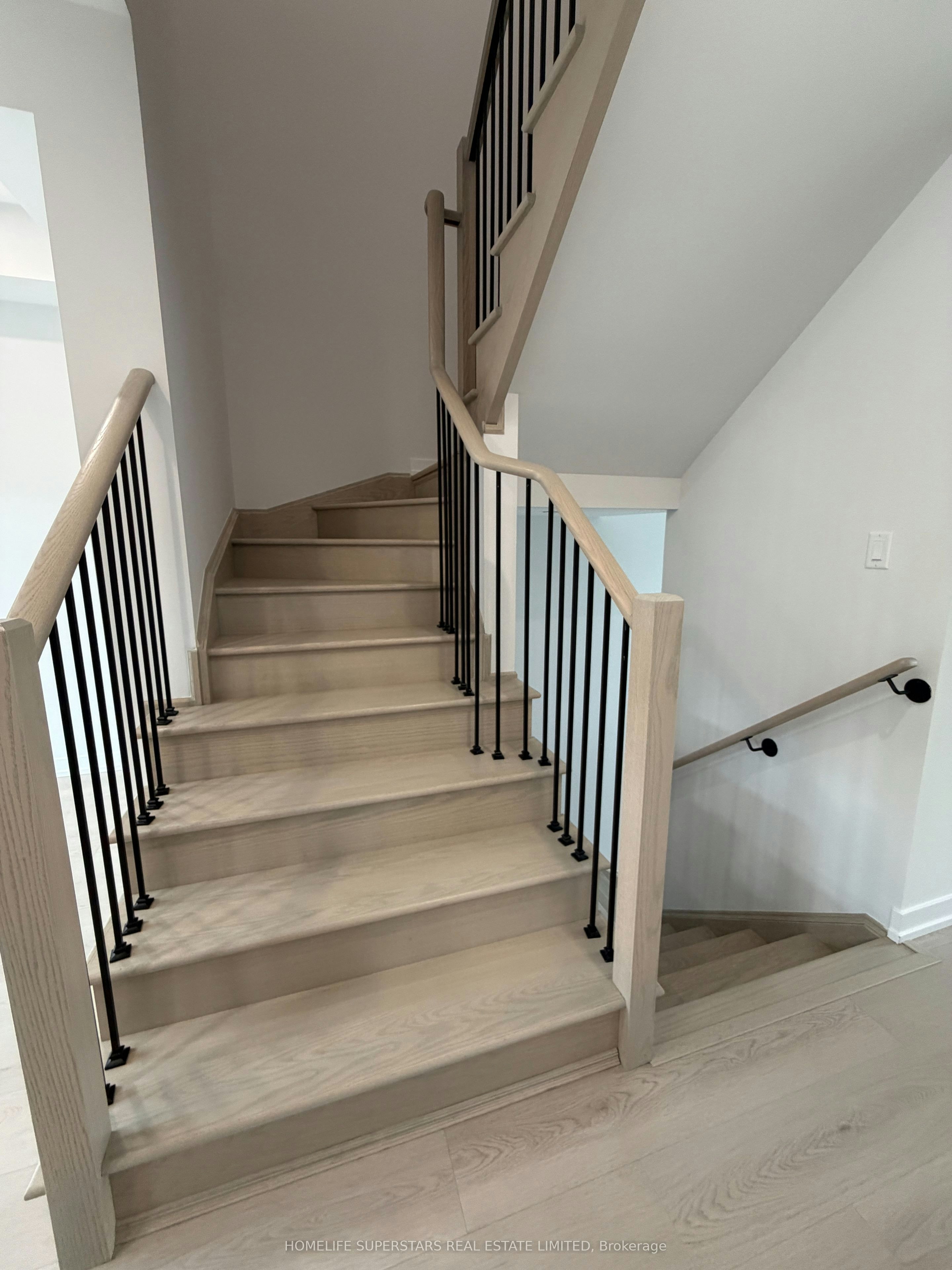48 Danielle Moore Circle, Toronto, ON, M1P 0G9 - 7