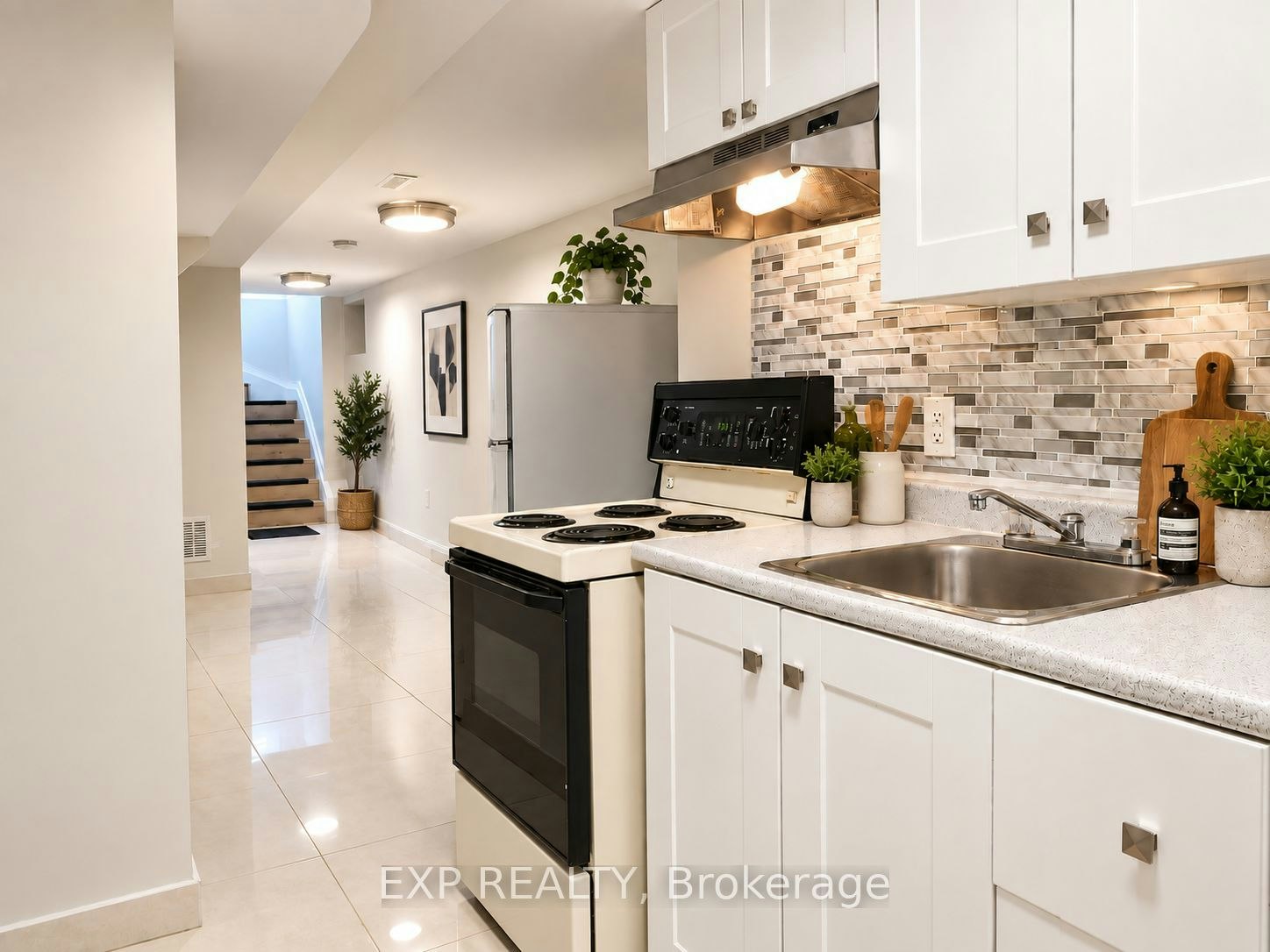 Lower-801 Pape Avenue, Toronto, ON, M4K 3T2