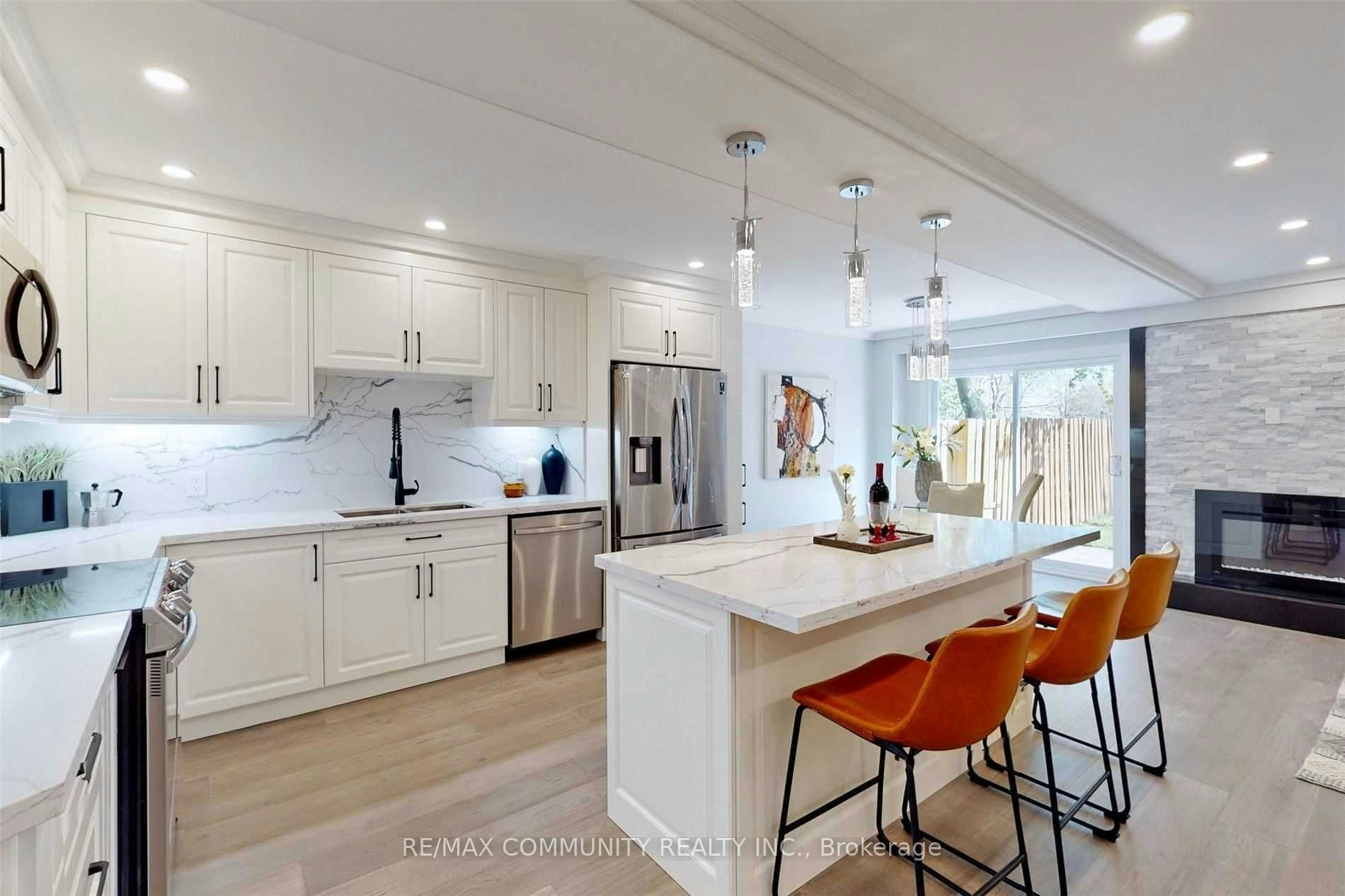 1216 Charlotte Circle, Pickering, ON, L1V 3P8
