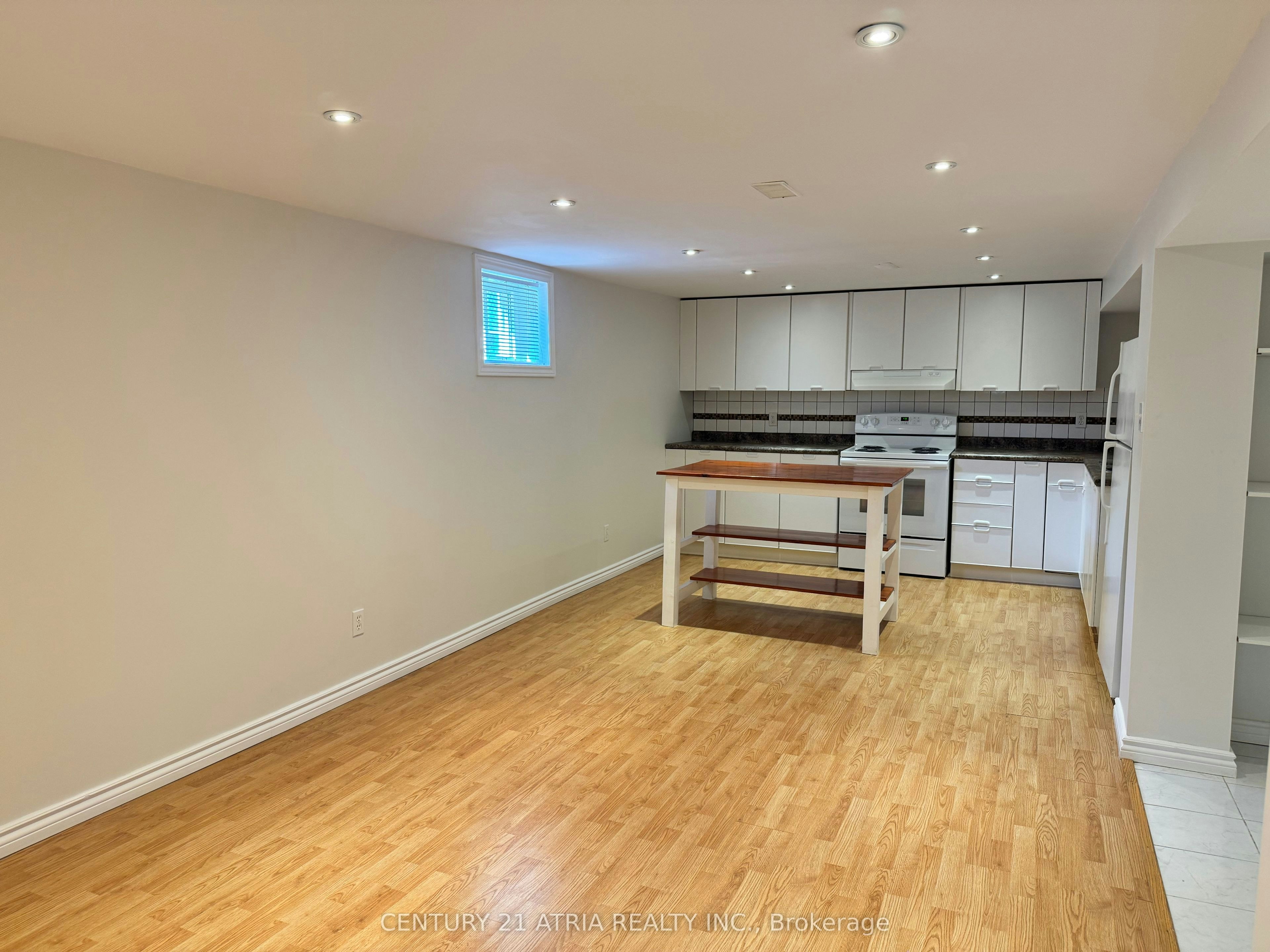 Bsmt-28 Willowhurst Crescent, Toronto, ON, M1R 3R6 - 3