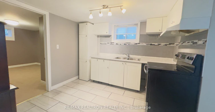 Bsmnt-124 Thicketwood Drive, Toronto, ON, M1J 2A3 - 8