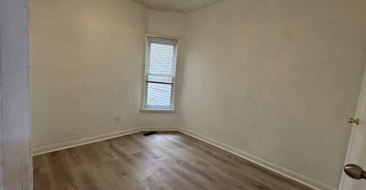 Main Floor-57 Hiawatha Road, Toronto, ON, M4L 2X7 - 6