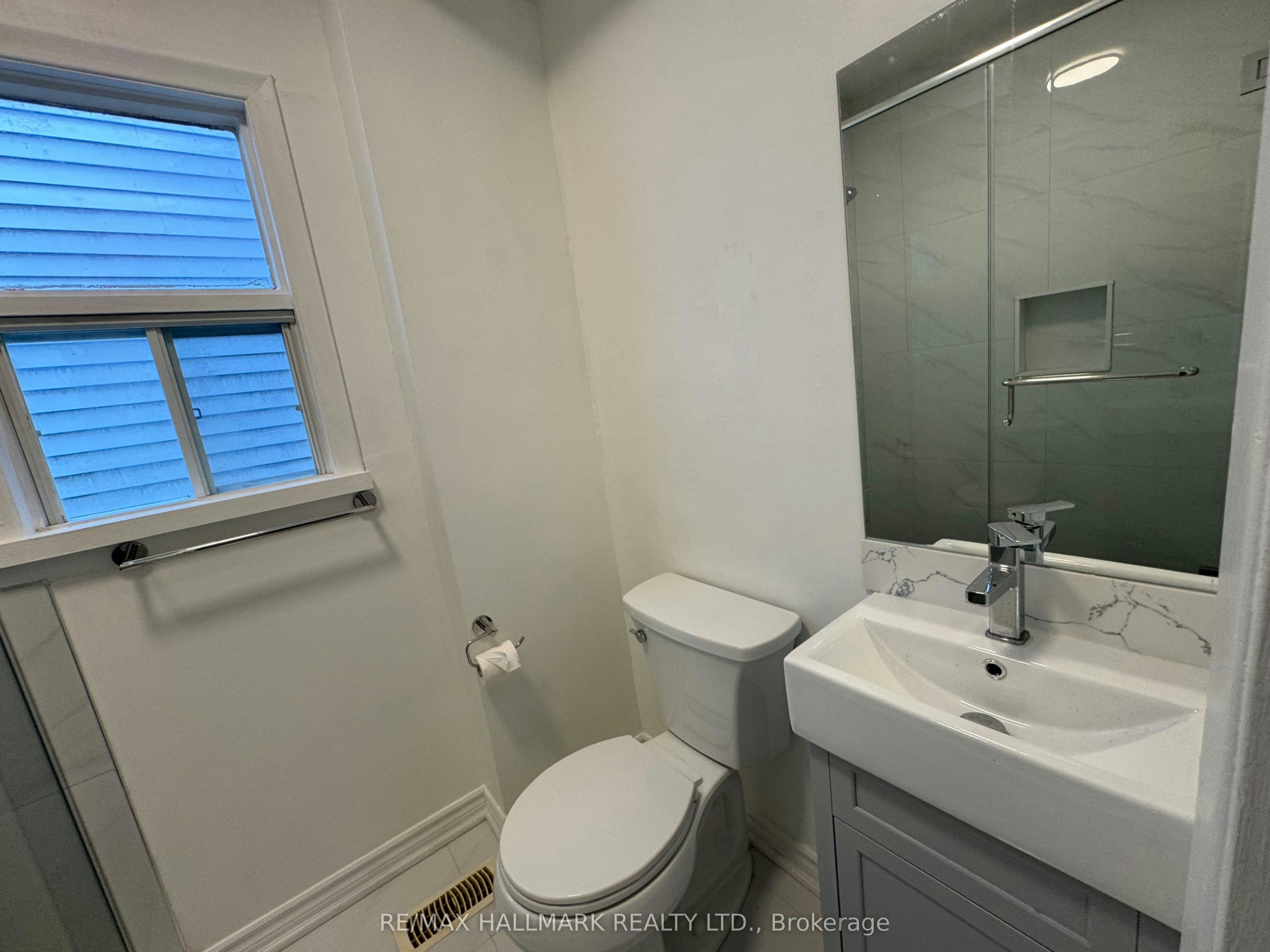 Main Floor-57 Hiawatha Road, Toronto, ON, M4L 2X7 - 10