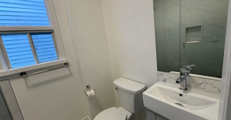 Main Floor-57 Hiawatha Road, Toronto, ON, M4L 2X7 - 10