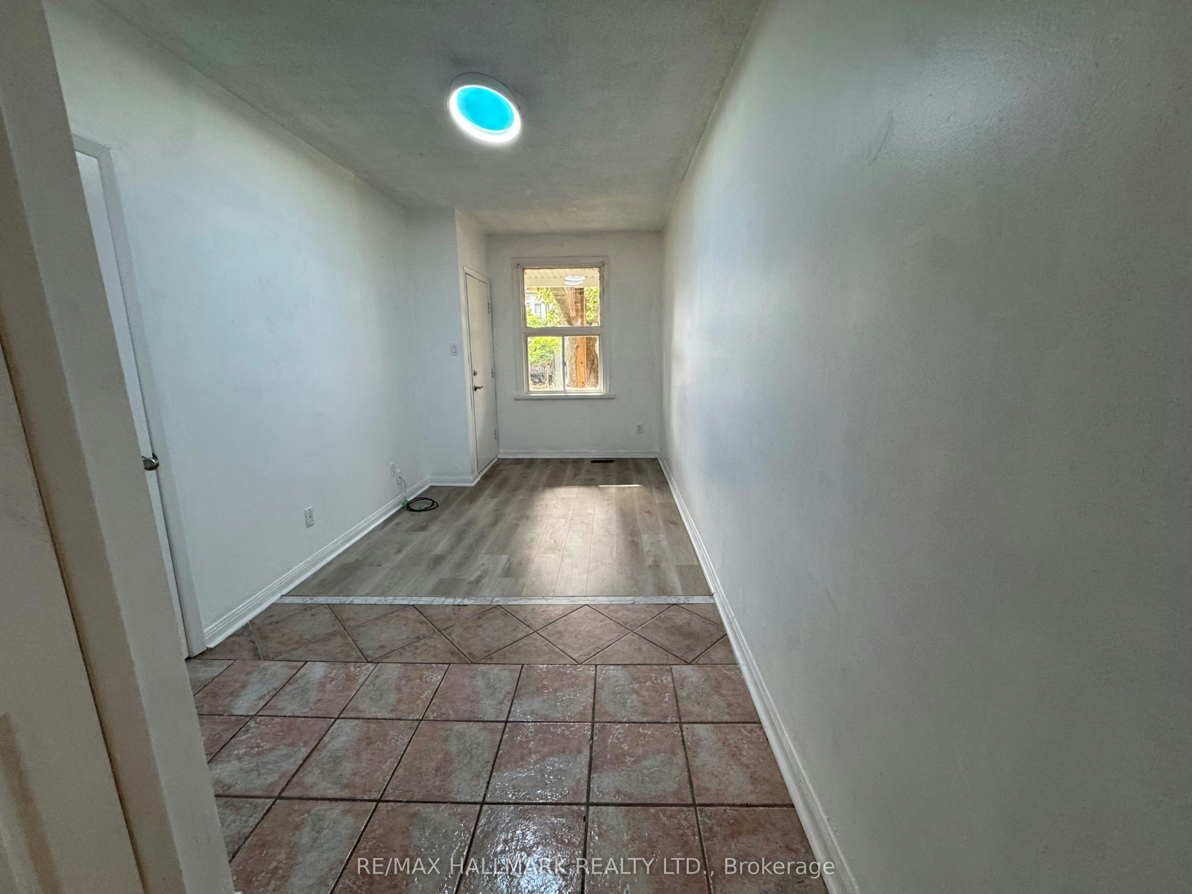 Main Floor-57 Hiawatha Road, Toronto, ON, M4L 2X7 - 4