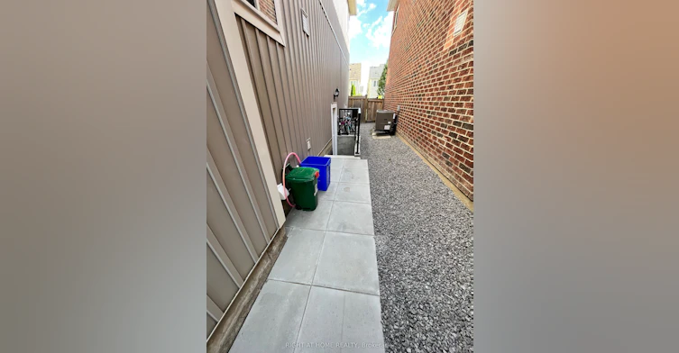 19 Shrewsbury Drive, Whitby, ON, L1M 0E2 - 9