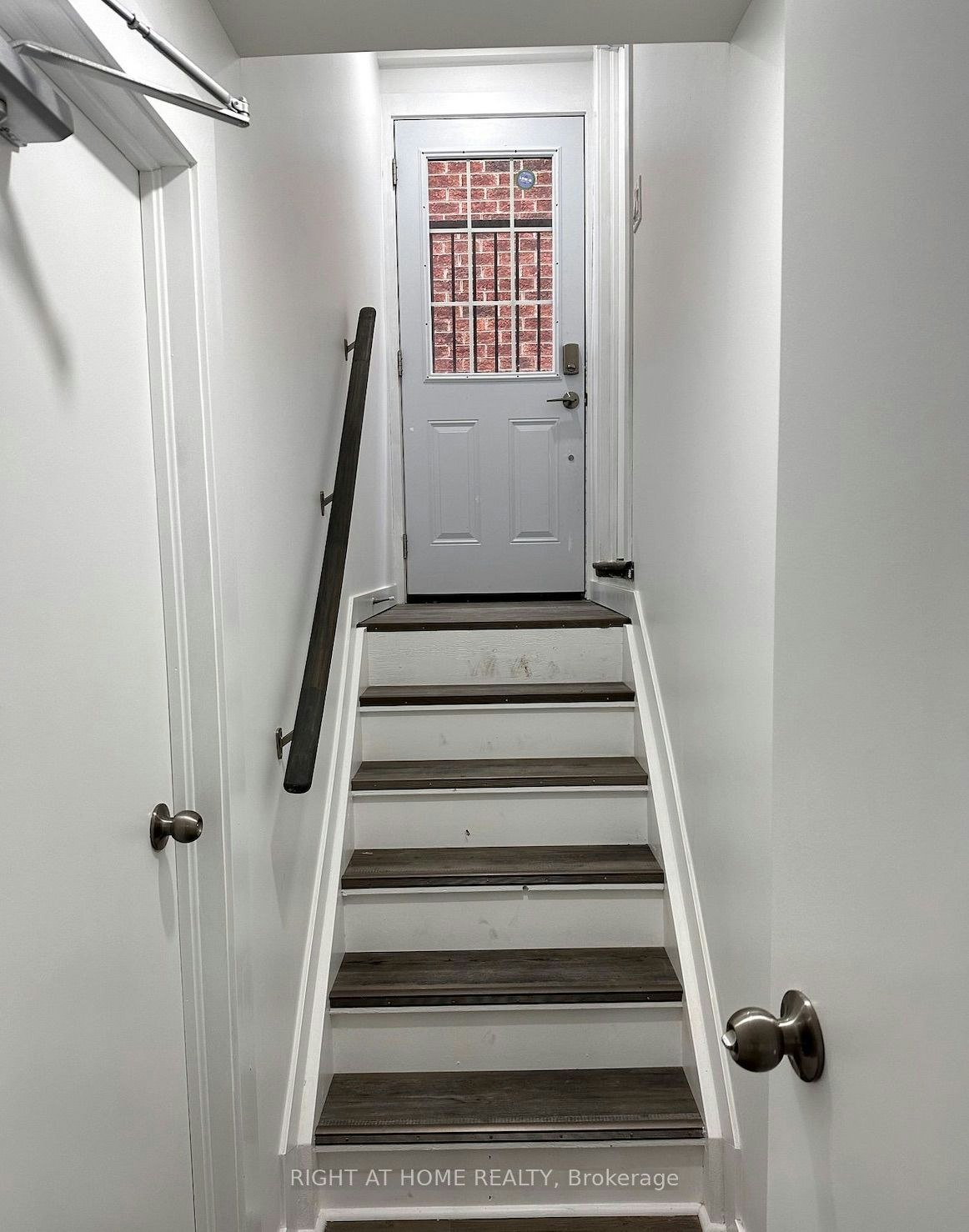19 Shrewsbury Drive, Whitby, ON, L1M 0E2 - 6