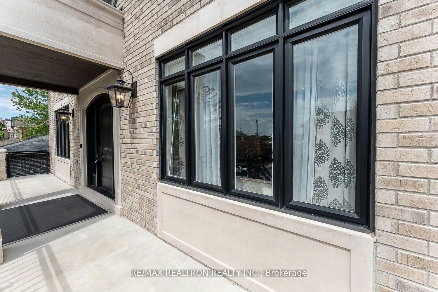 809 Fairview Avenue, Pickering, ON, L1W 1M7 - 4