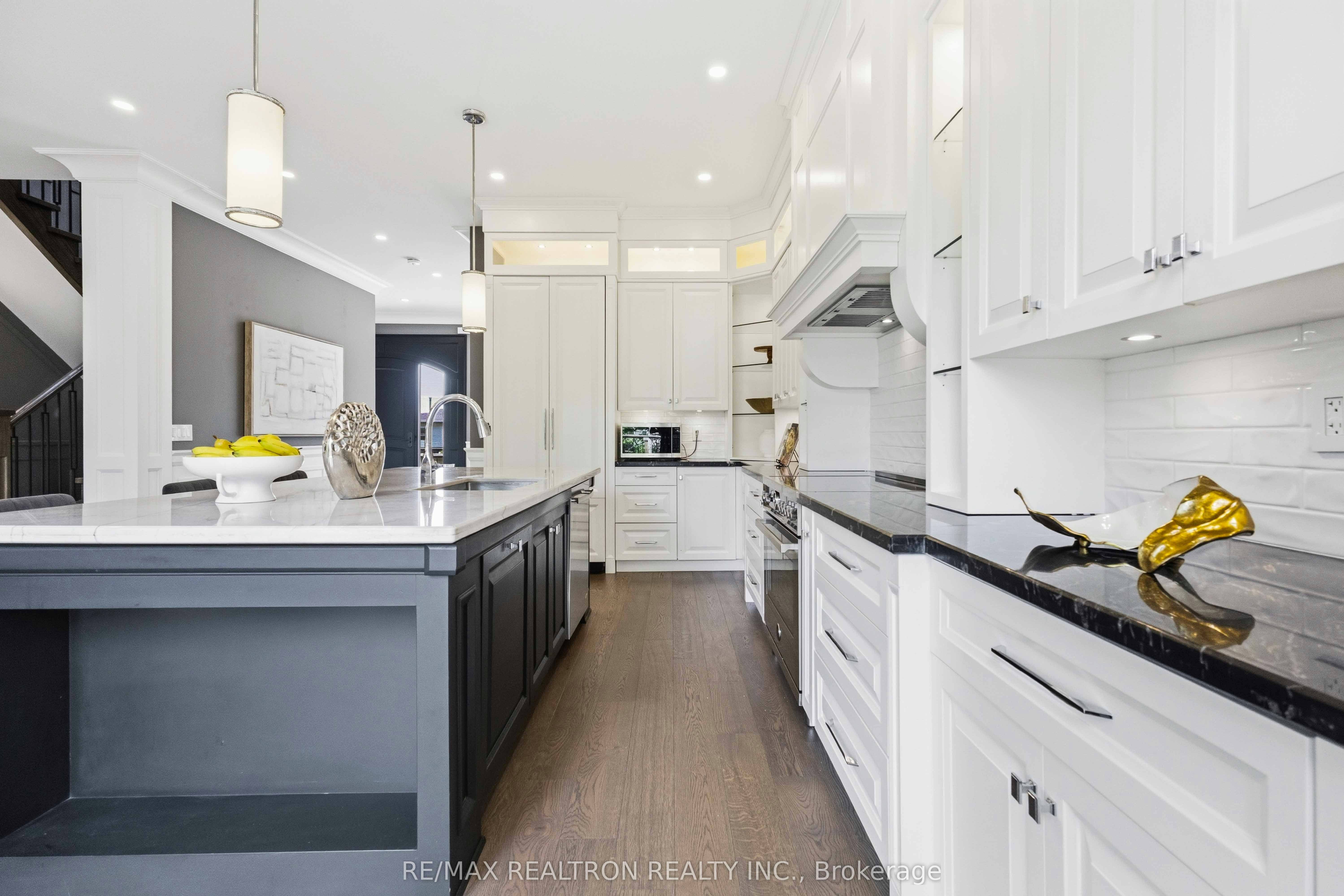 809 Fairview Avenue, Pickering, ON, L1W 1M7 - 18