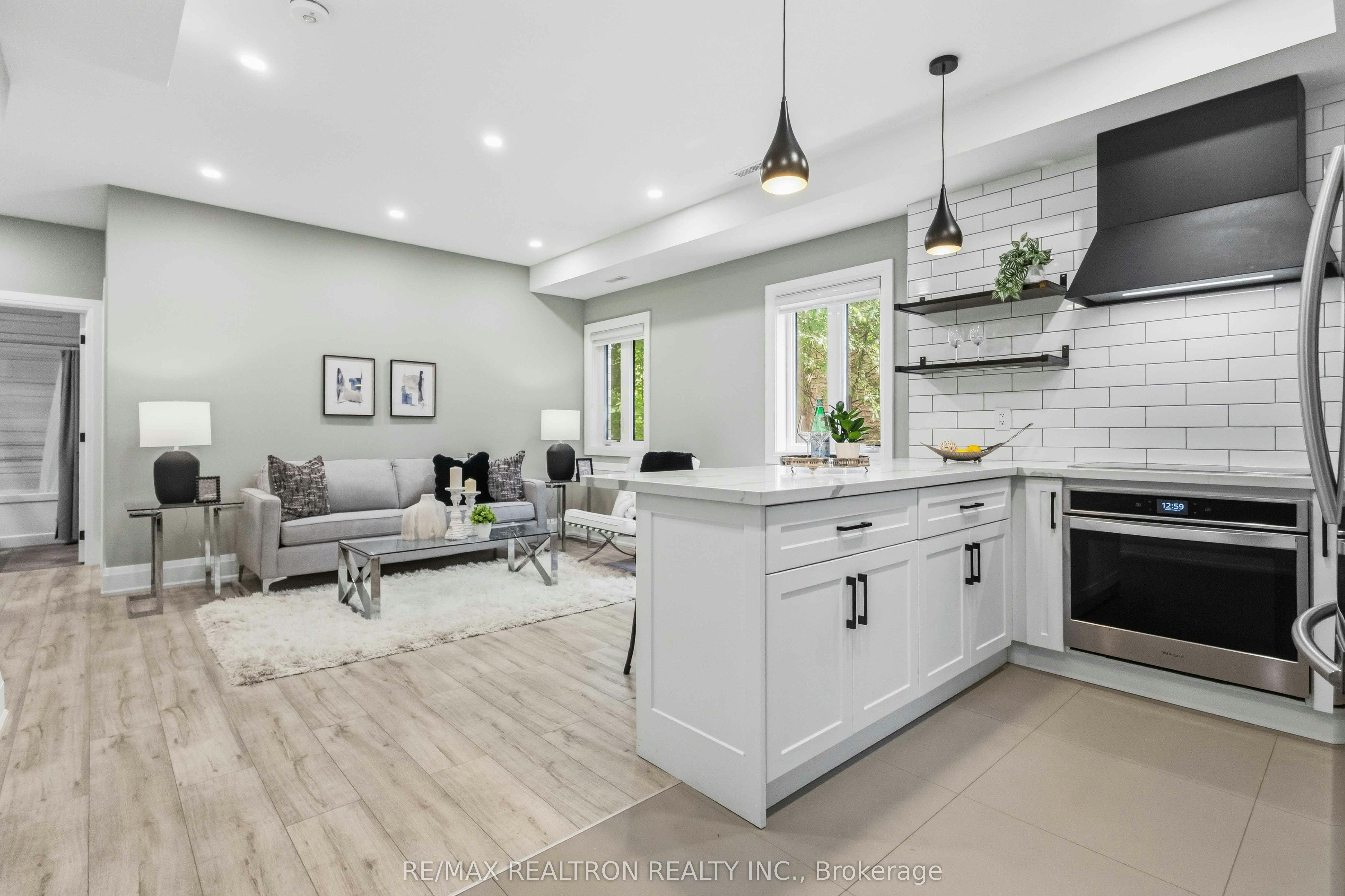 809 Fairview Avenue, Pickering, ON, L1W 1M7 - 37