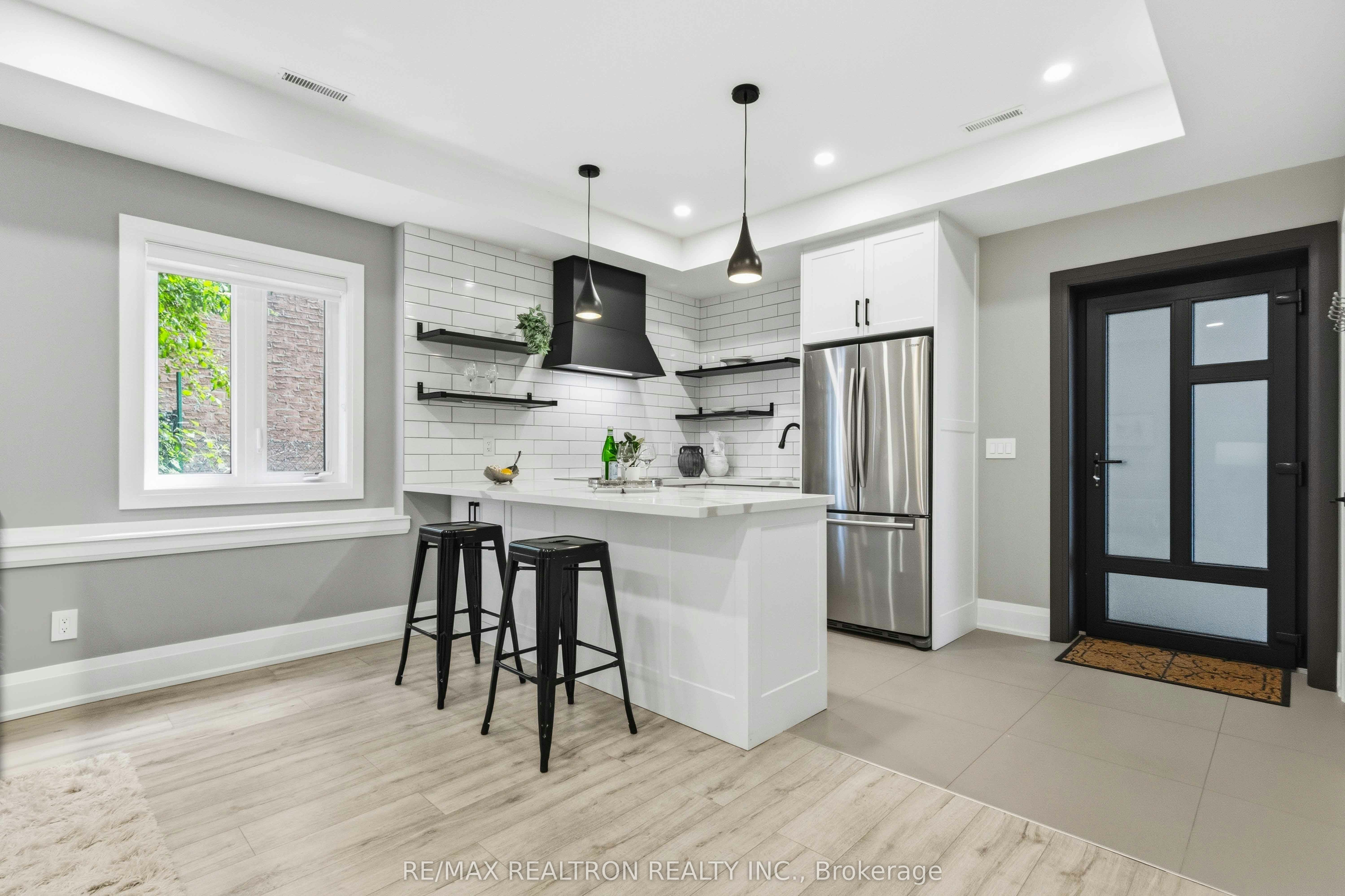 809 Fairview Avenue, Pickering, ON, L1W 1M7 - 36