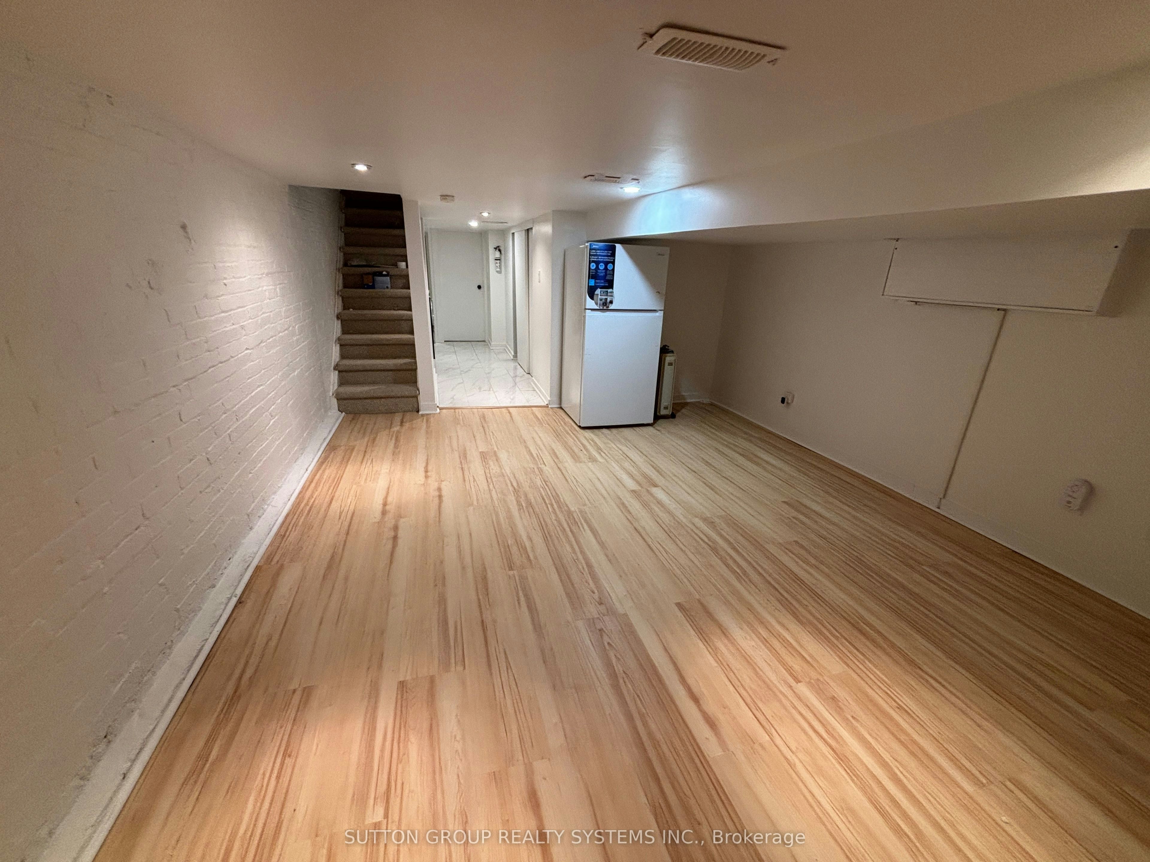 Bsmt-327 Coxwell (Basement) Avenue, Toronto, ON, M4L 3B5 - 7