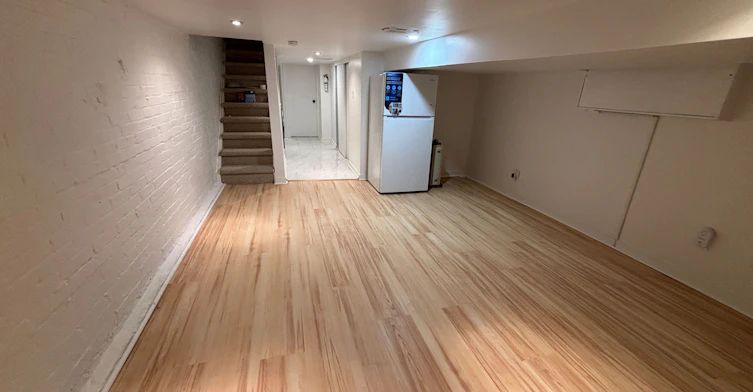 Bsmt-327 Coxwell (Basement) Avenue, Toronto, ON, M4L 3B5 - 7