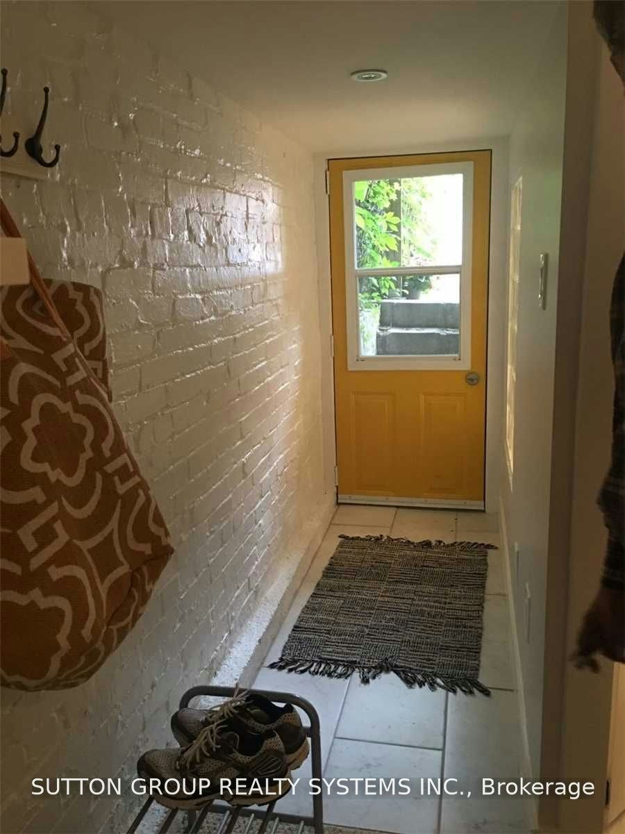 Bsmt-327 Coxwell (Basement) Avenue, Toronto, ON, M4L 3B5 - 3