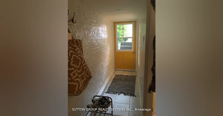 Bsmt-327 Coxwell (Basement) Avenue, Toronto, ON, M4L 3B5 - 3